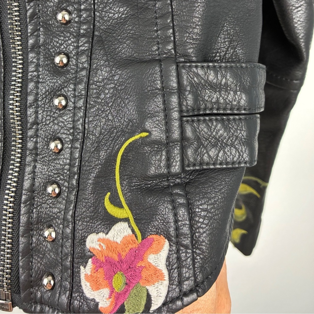 Boho Floral Embroidered Moto Jacket Black Faux Leather Studded Biker Size S - Picture 10 of 11